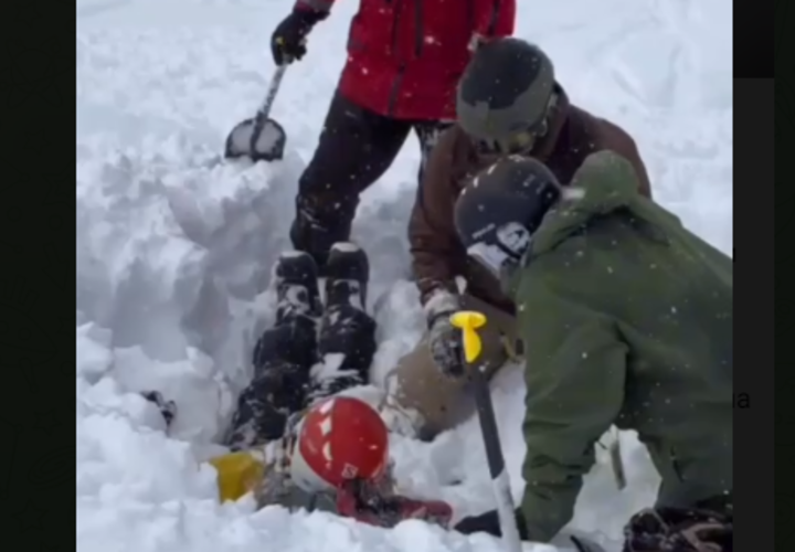 Сноубордист сам спровоцировал лавину