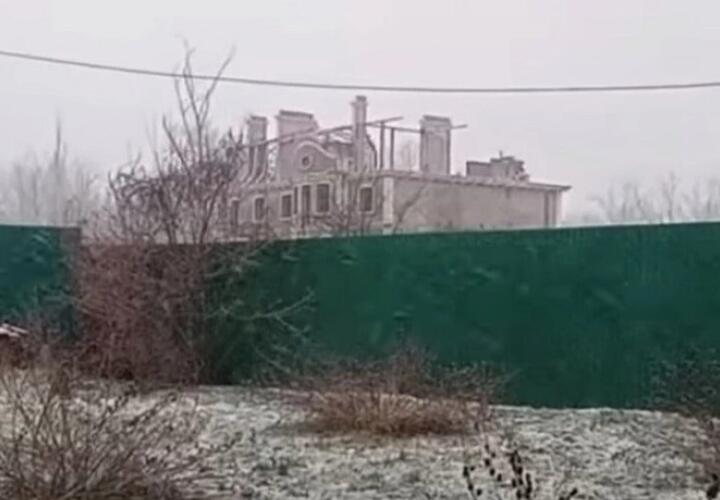 В Краснодаре решилась судьба особняка за 300 миллионов на Затоне, известного, как «дача Ахеджака»