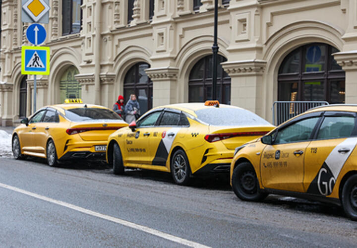 В Краснодаре возникла отчаянная нехватка водителей такси