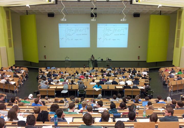 Российские вузы поднимут плату за обучение с нового учебного года