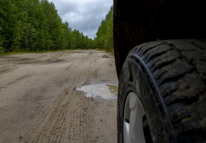 Водители массово пробивают колёса на трассе «Новороссийск – Краснодар»