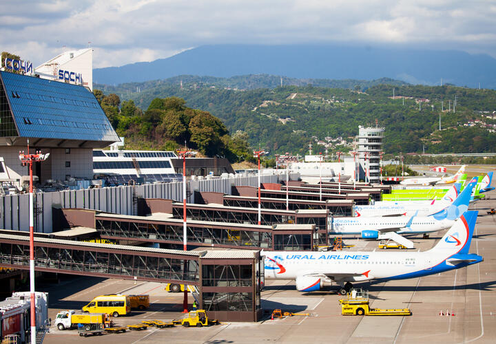 За полгода международный аэропорт Сочи обслужил почти 5 миллионов пассажиров 