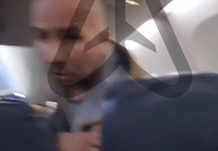 дерек шоуэн. полицейские записи. выход полицейского. полиция вышла на поле. полиция краснотурьинск сударев.