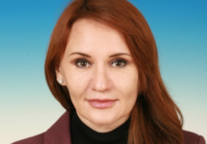 Депутат Госдумы Светлана Бессараб раскритиковала джинсы своего коллеги