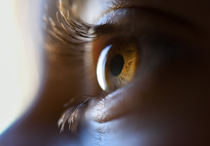 Симптомы рака глаз