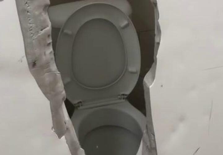 Ученики разгромили новый школьный туалет в Анапе