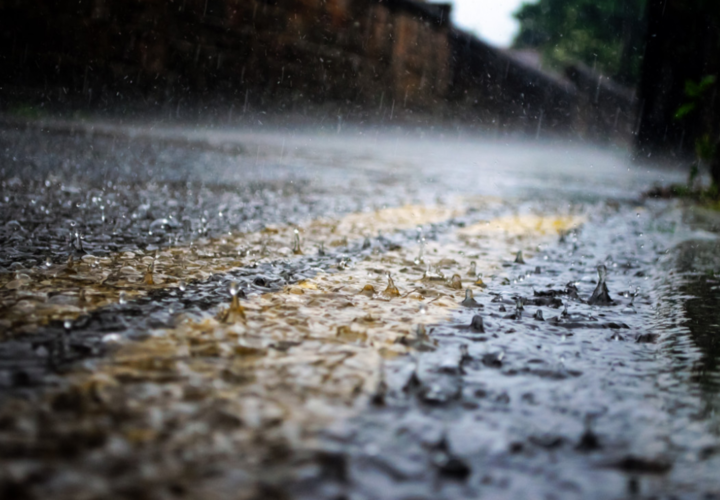 В Краснодарском крае действует штормовое предупреждение