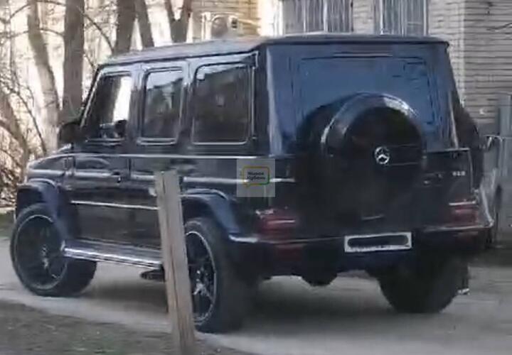 Мажор на Мерседесе терроризируют жителей центра Краснодара