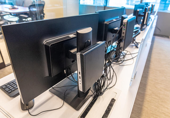 Между Москвой и Сочи запустят новый поезд, жители Геленджика купаются в февральском море