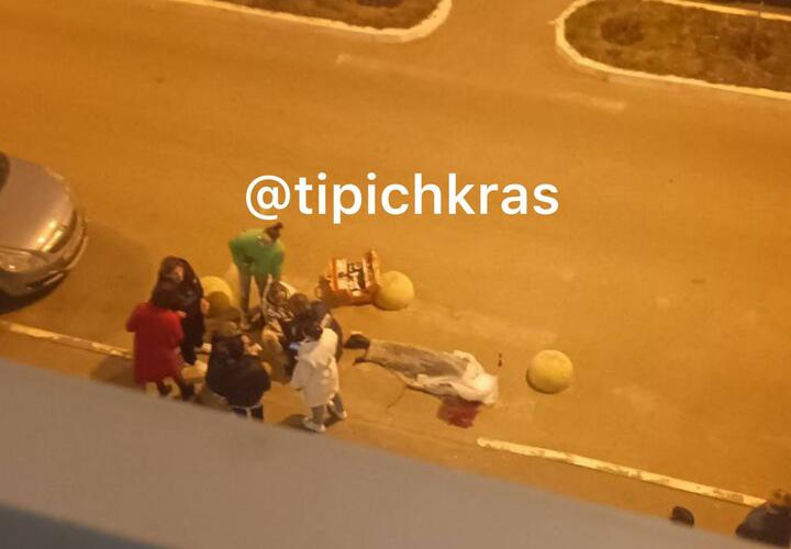  В Краснодаре с 12-го этажа ЖК на улице Российской вниз упала девочка-подросток