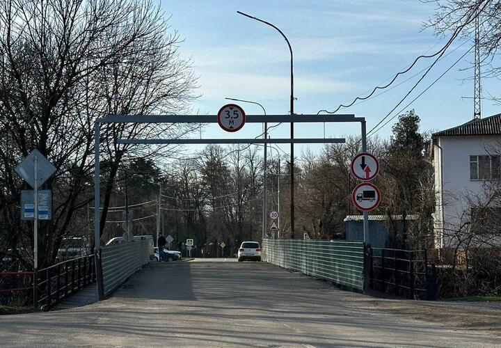 В Северском районе Кубани прокуратура заставила местные власти завершить затянувшийся ремонт моста через реку Убин
