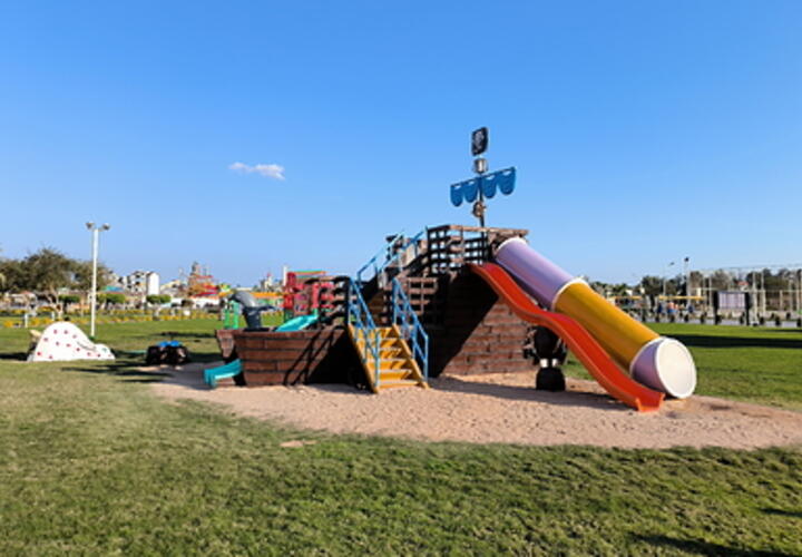 Власти  Сочи перечислили подрядчику деньги на строительство двух детских площадок, но их до сих пор нет в природе