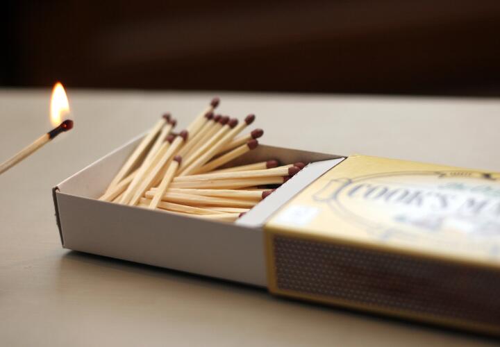 13-летняя школьница подожгла скатерть на избирательном участке в Краснодаре