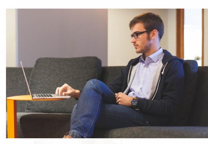 Эксперты рассказали, почему россияне все чаще обращаются к финансовым советникам