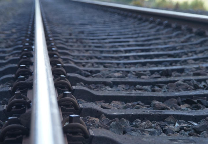 На Кубани едва не сошел с рельсов электропоезд