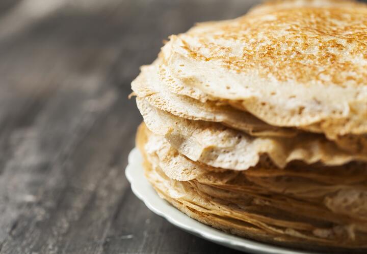 Кому нельзя есть блины и почему, рассказал врач-диетолог