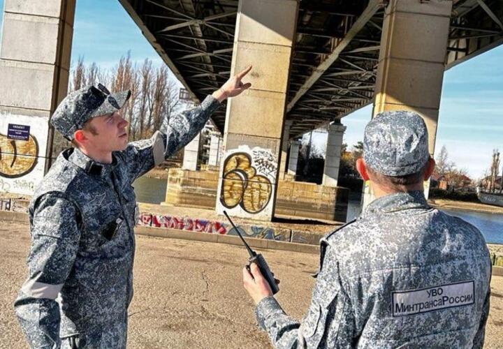 Охрана Тургеневского моста в Краснодаре задержала шпиона, проникшего в охраняемую зону