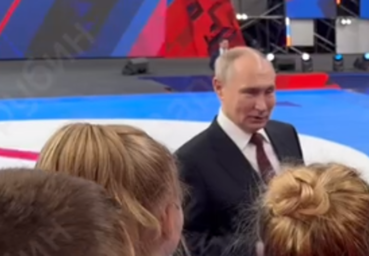 Президент уже во Дворце самбо