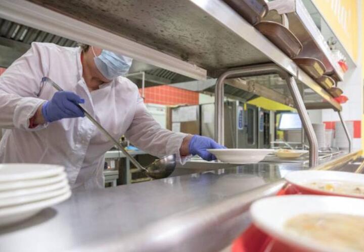 Работница общепита в Сочи оказалась мошенницей