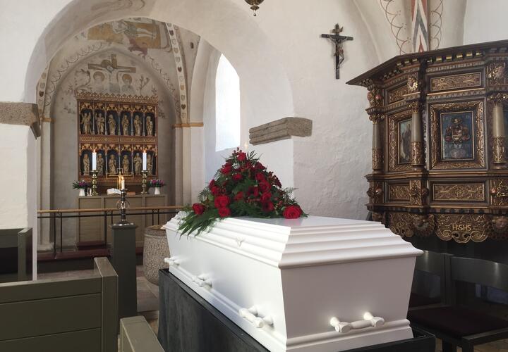 Сколько стоит умереть: мэрия Краснодара установила цены на гробы и ритуальные услуги