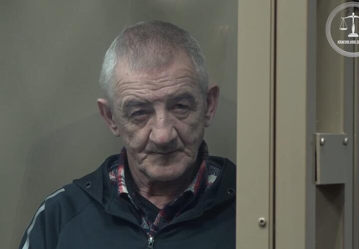 Старый извращенец в Славянске-на-Кубани совершил преступление в отношении девочек, которые сидели на дереве