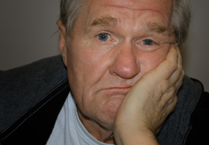 Почти половина, а именно, 43% предприятий и организаций в Краснодаре принимают на работу пенсионеров на общих основаниях, еще 30% - на отдельные должности. Это выяснил сервис по поиску работы.  Пенсионеры особенно затребованы в качестве квалифицированных рабочих, инженеров, продавцов и кладовщиков.  Молодых рабочих рук не хватает. «Старение» сотрудников - следствие демографической ямы.  «Живая Кубань» тоже провела свой опрос, и выяснила, что сейчас особенно не хватает рабочих рук в торговле. Продавцами, кас