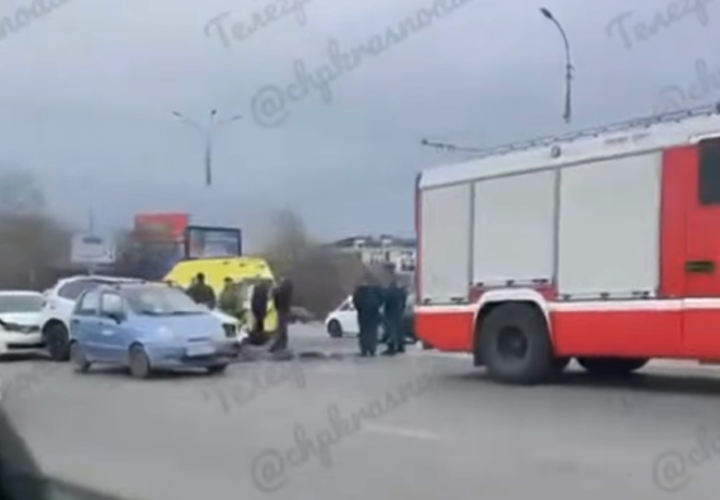 На Северном мосту в Краснодаре произошло массовое ДТП