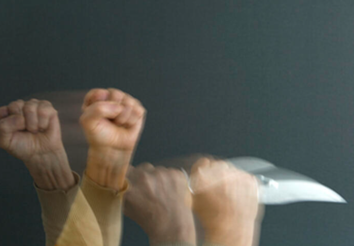 В Краснодаре приезжий повредил мужчине кишечник, распоров ему живот ножом 