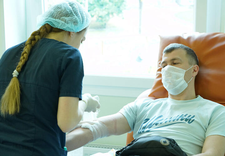  В Сочи местные жители и туристы уже сдали более 40 литров крови для пострадавших при теракте в Подмосковье