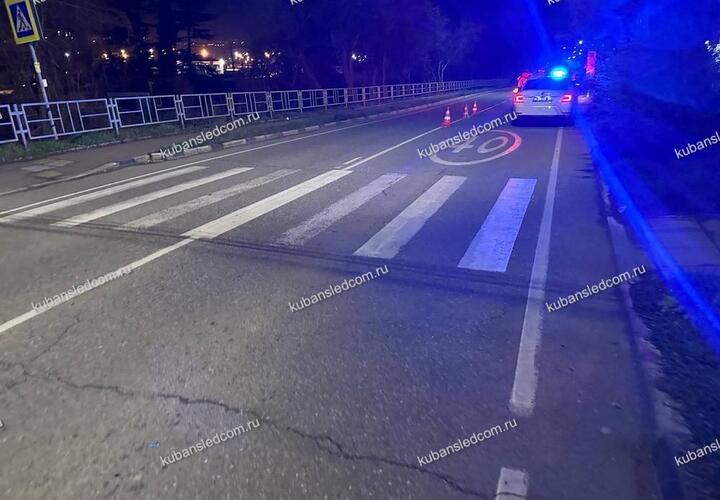 В Туапсе полицейский сбил на пешеходном переходе 15-летнюю девочку