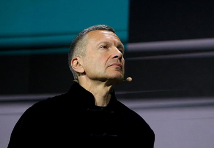 «Заткнитесь, твари»: в сети обсуждают скандальные высказывания Владимира Соловьева