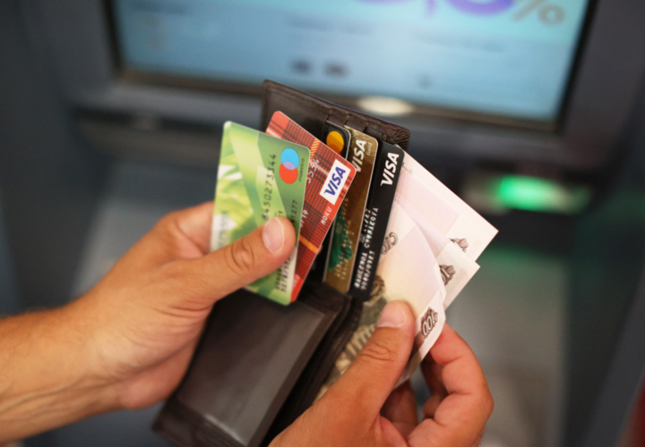 Банки больше не будут брать комиссию за переводы между своими счетами в разных банках