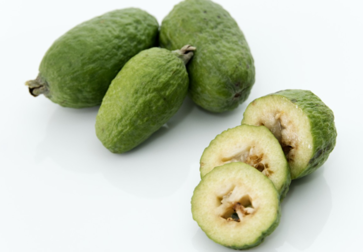 Кому можно и нельзя есть фейхоа