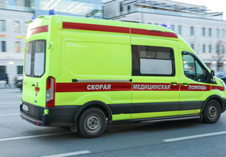 «Им вообще плевать»: водитель скорой в Новороссийске показал, как местные жители блокируют проезд экстренных служб