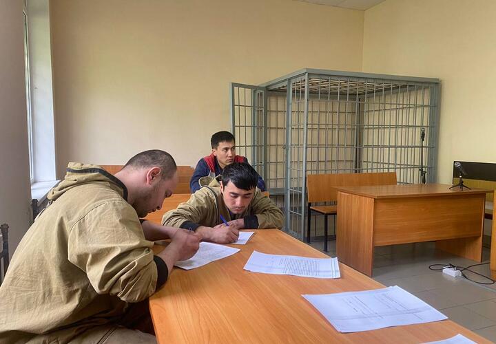 Из России выдворили 15 иностранцев за участие в драке