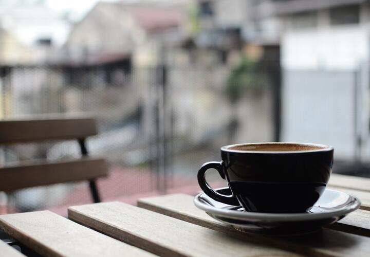 Курильский вулкан выбросил пепел на высоту 4,5 км, а Оренбург переживает пик самого мощного в истории наводнения: что произошло, пока вы спали