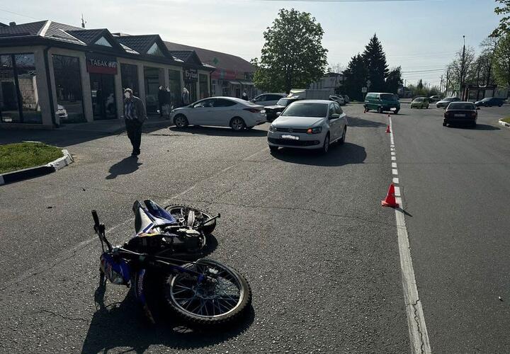 Мотоциклист-подросток попал в больницу в результате аварии в Гулькевичах