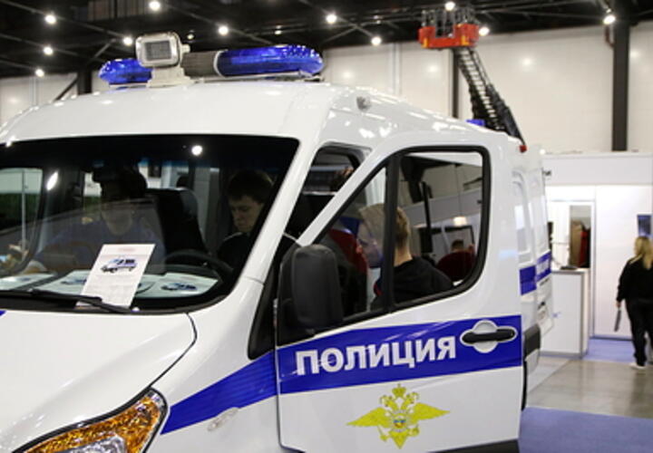 На двух женщин в Краснодаре напал агрессивный пожилой водитель с отверткой
