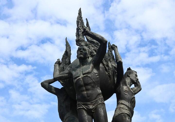 Памятник в честь ликвидаторов Чернобыльской катастрофы отремонтировали в Краснодаре