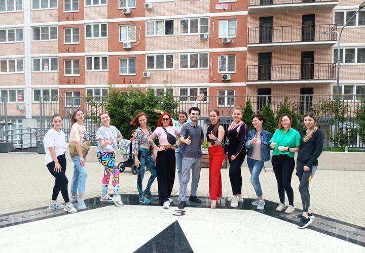 Радость жителям и помощь бизнесу: DOGMA провела праздник здоровья в микрорайоне «Самолет»