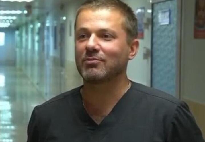 СК начал проверку из-за скандального увольнения хирурга, который пришил ребёнку лицо, откушенное собакой