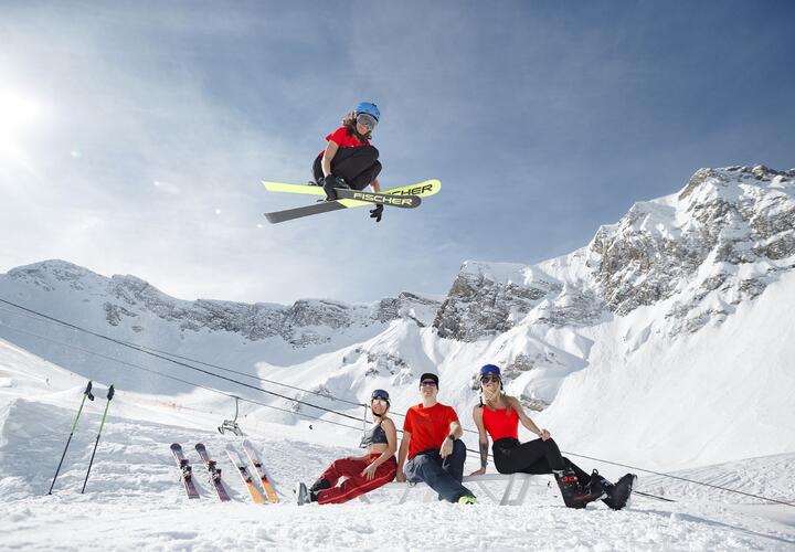 Снежный пляж в горах откроется в мае на Красной Поляне в Сочи 