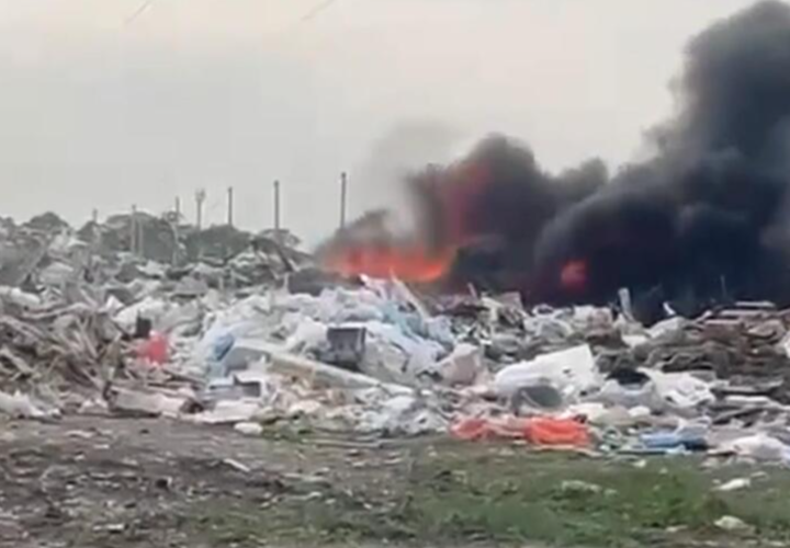 Загорелся мусорный полигон в поселке Краснодара