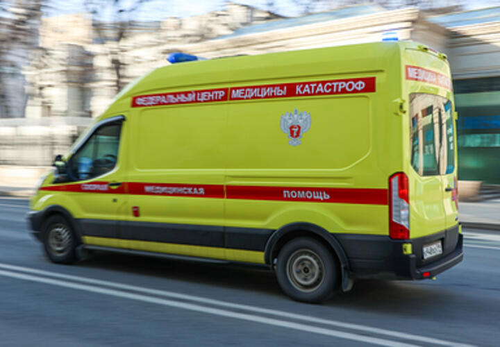 В Краснодаре водитель иномарки отказался пропускать машину скорой помощи