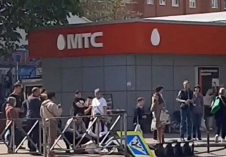 На женщину в Краснодаре упал светофор