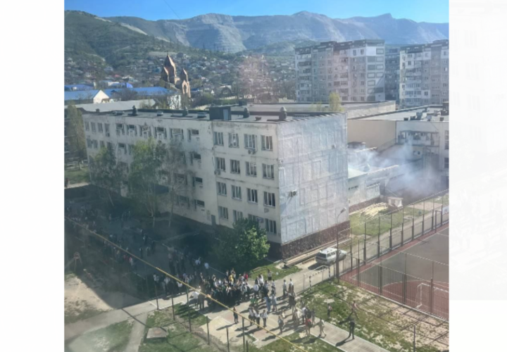 В школе Новороссийска загорелась столовая