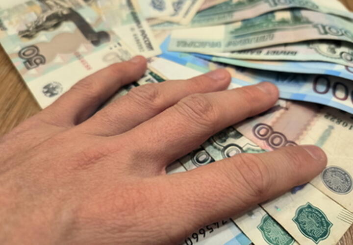 В Сочи 22-летний генеральный директор строительной компании не платил рабочим зарплату несколько месяцев