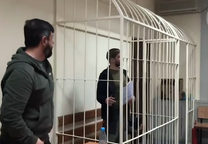 В Сочи блогер-сыроед, чей ребенок погиб от истощения, признал вину 