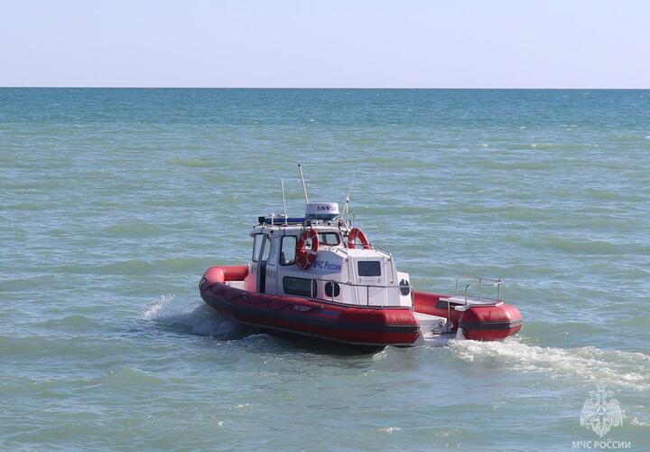 В Сочи троих туристов унесло в открытое море