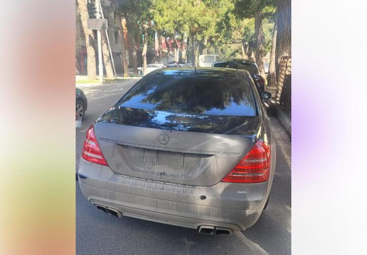 Владелец Mercedes без номеров крутил «жука» на оживленной дороге в Анапе